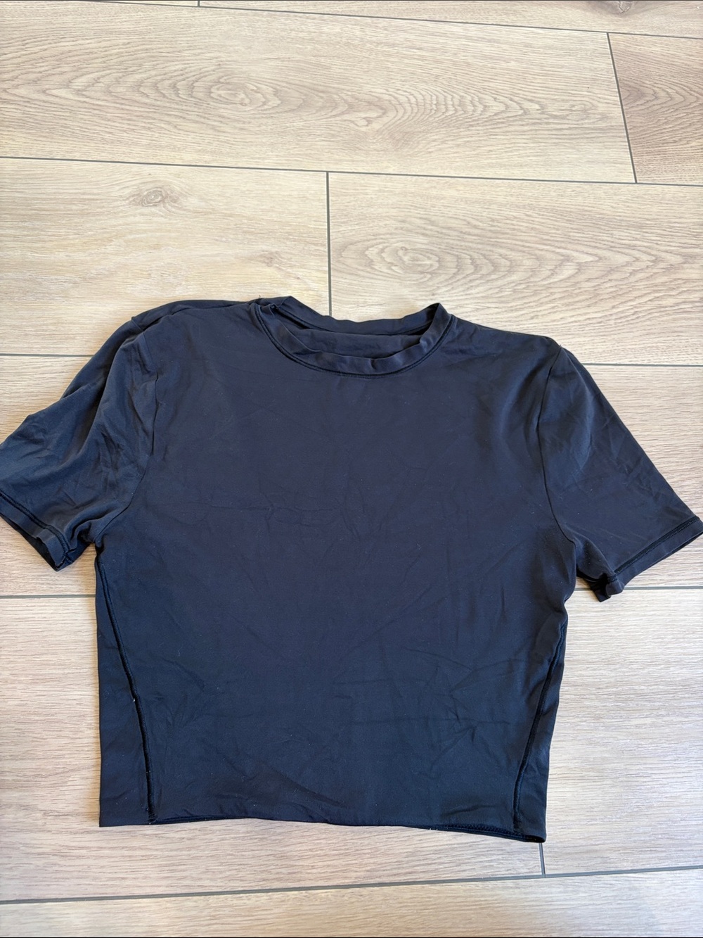Lululemon cropped tee